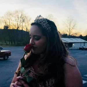 Meet your Posher, Cristina